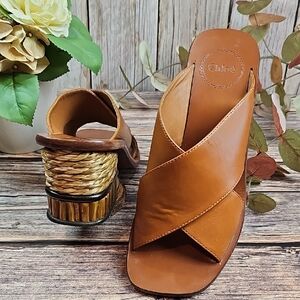 CHLOE` LAIA OCHRE DELIGHT LEATHER BLOCK HEEL SANDALS